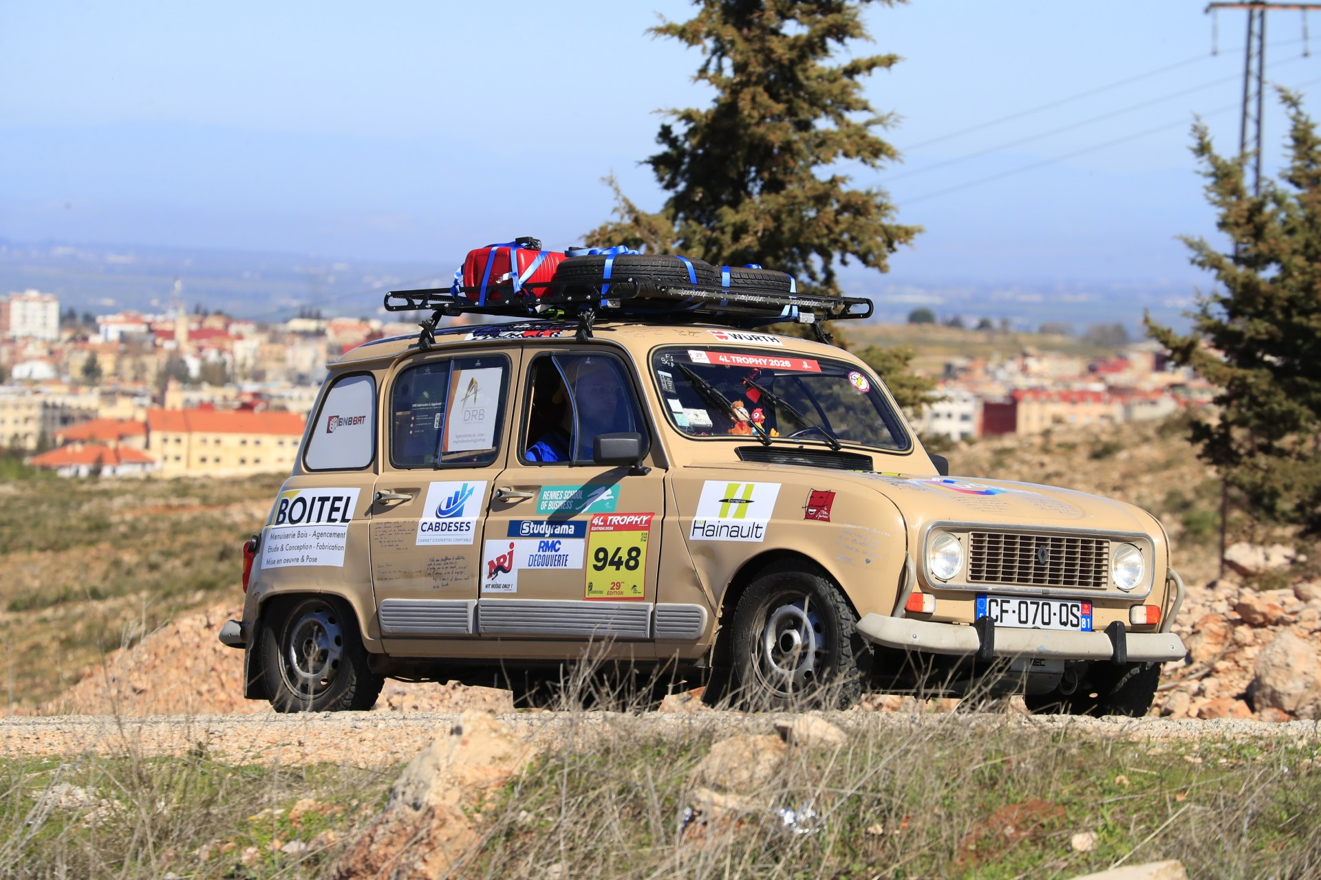 Lire la suite à propos de l’article Immersion au cœur du 4L Trophy : une aventure hors du commun